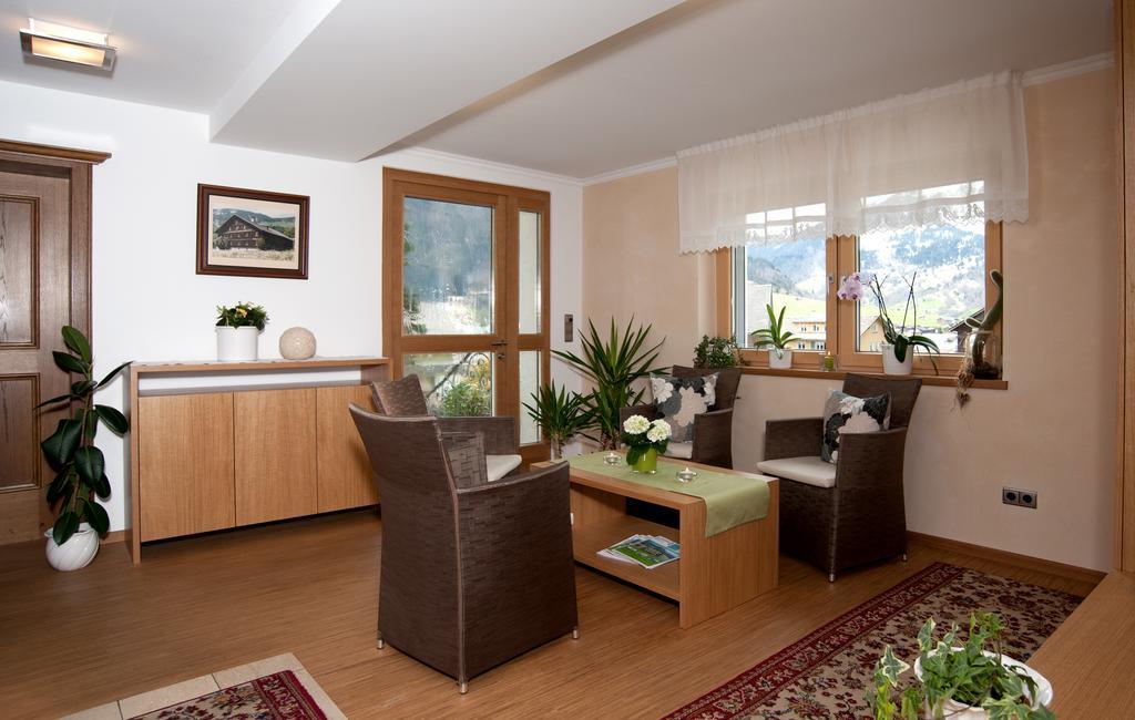 Haus Alpina Hotel Au (Vorarlberg) Buitenkant foto